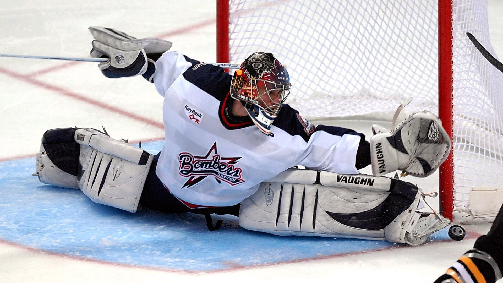 从上海男篮的团队洪流到文班亚马的满分答卷，现代篮球的两种胜利哲学