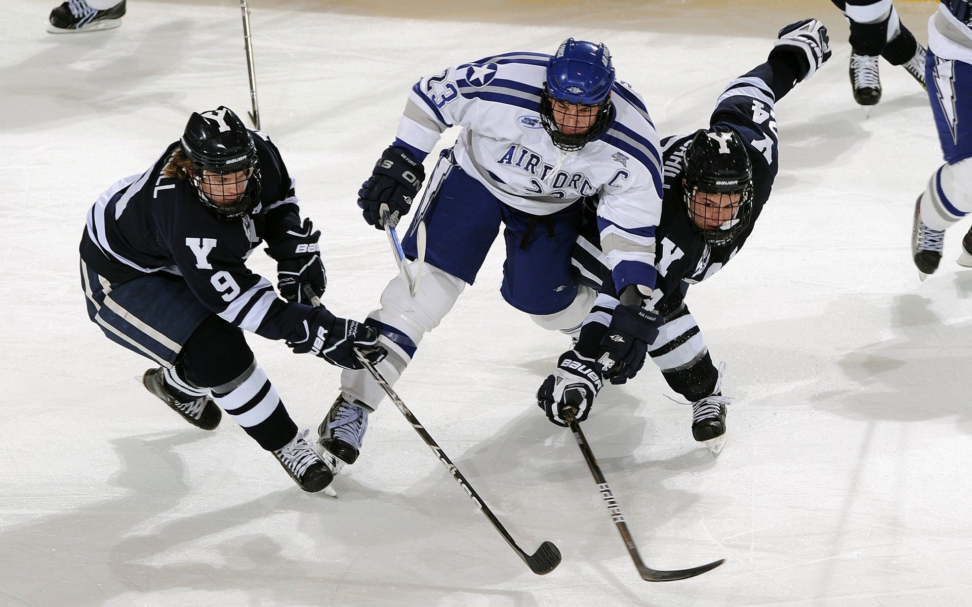 黄蜂正面击溃魔术,克莱成为关键先生