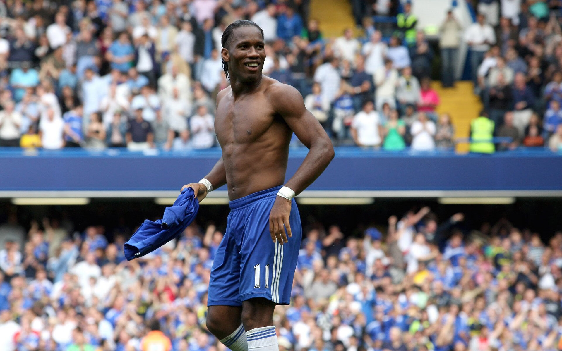 赛道上的孤胆英雄，佩雷兹一肩扛起雷诺，绝杀迈凯伦的史诗之战